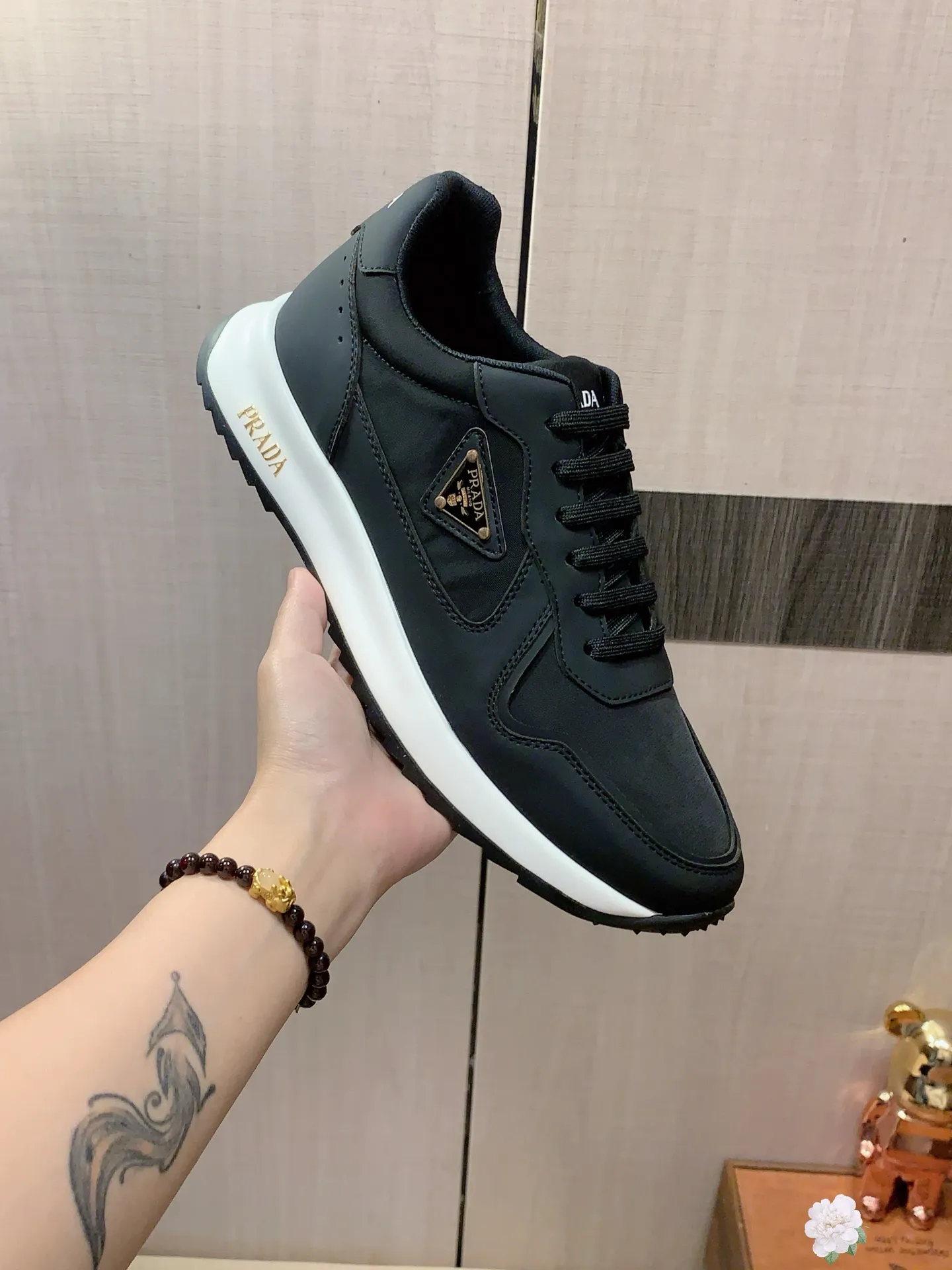 Men's men's shoes💰460💰💰🎩🎩[Lightning][Lightning] "PRADA*" The latest and most popular casual shoes, top brand [seduce] luxury ~ purchasing agency, top ~ quality. [Strong] The upper is made of imported breathable cowhide with material ➕ breathable sheepskin feet (•) and fine workmanship. The original stylish and stylish soft rubber wear-resistant and non-slip outsole is light and comfortable on the feet. The real thing looks better when photographed in person. 0121: code: 38-44, 4️⃣ colors selected